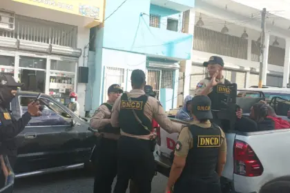 DNCD arresta a 11 personas y decomisa 5 kilos de droga en el DN