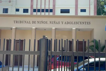 Menor acusado de amenazar a Ramón Tolentino deberá presentarse ante justicia