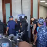 Aplazan medida de coerción por muerte de esposa de Julián Oro Duro