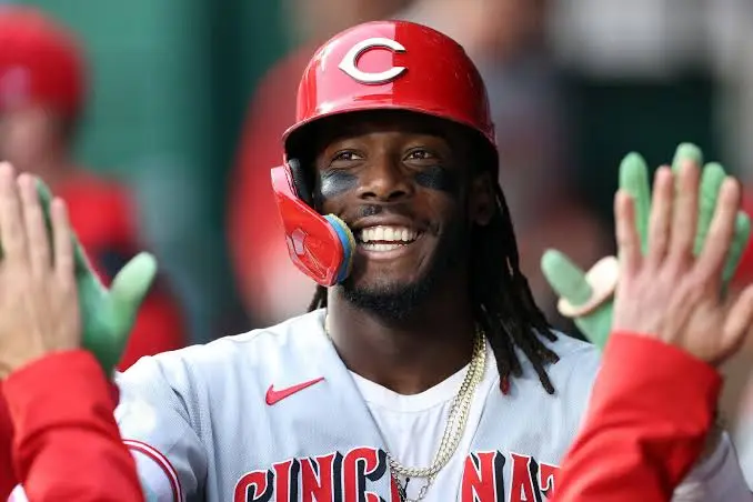 Elly De La Cruz hace historia con los Rojos al lograr el 30-30