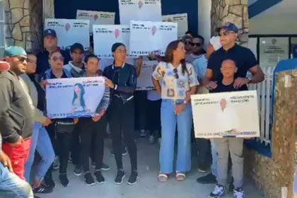 Familiares exigen nuevo fiscal para investigar doble crimen en Constanza