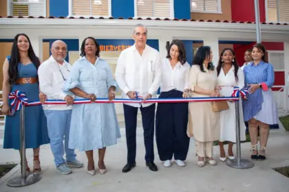 Abinader inaugura nuevo Caipi en República de Colombia para la niñez