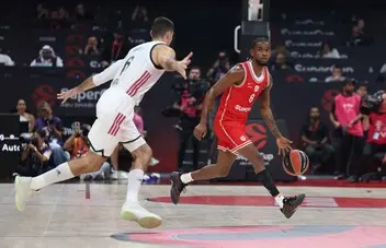 Jean Montero brilla con Olympiacos y clasifica a la final de la Supercopa