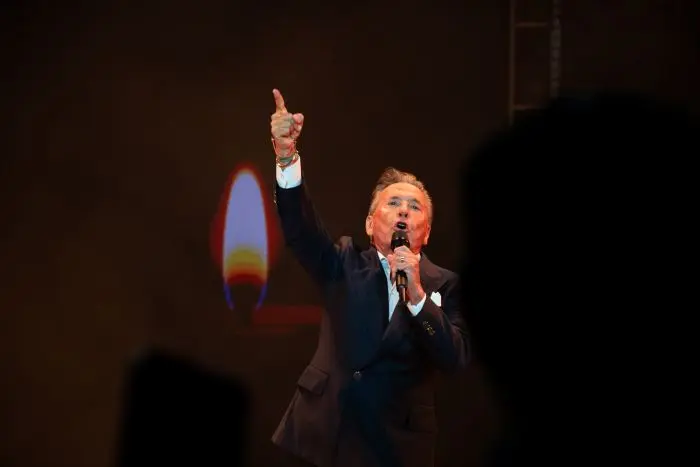 Ricardo Montaner conquista Altos de Chavón en una noche inolvidable