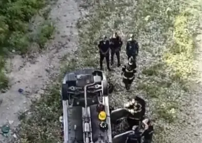 Tragedia en Salcedo-Tenares: mujer muere tras caer vehículo al vacío