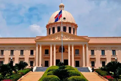 Extraditan a EE. UU. a dominicano acusado de delitos sexuales contra menores