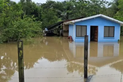 Onda tropical 47 deja más de 400 viviendas inundadas en Costa Rica