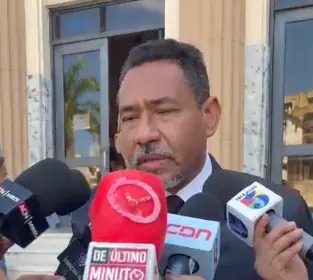 Aplazan juicio a Jean Alain Rodríguez tras positivo a COVID-19 de imputado