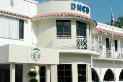 DNCD incauta 13 paquetes de marihuana en el Aeropuerto Las Américas