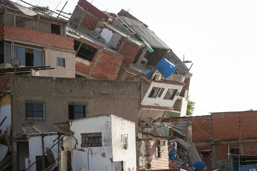 Gobierno entrega 709 viviendas en Venezuela a damnificados por sismos