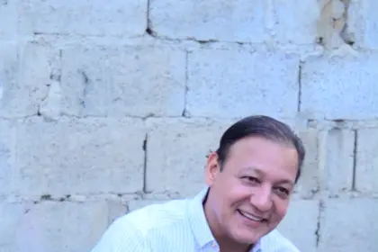 Abel Martínez propone potenciar educación y emprendimiento para reducir pobreza