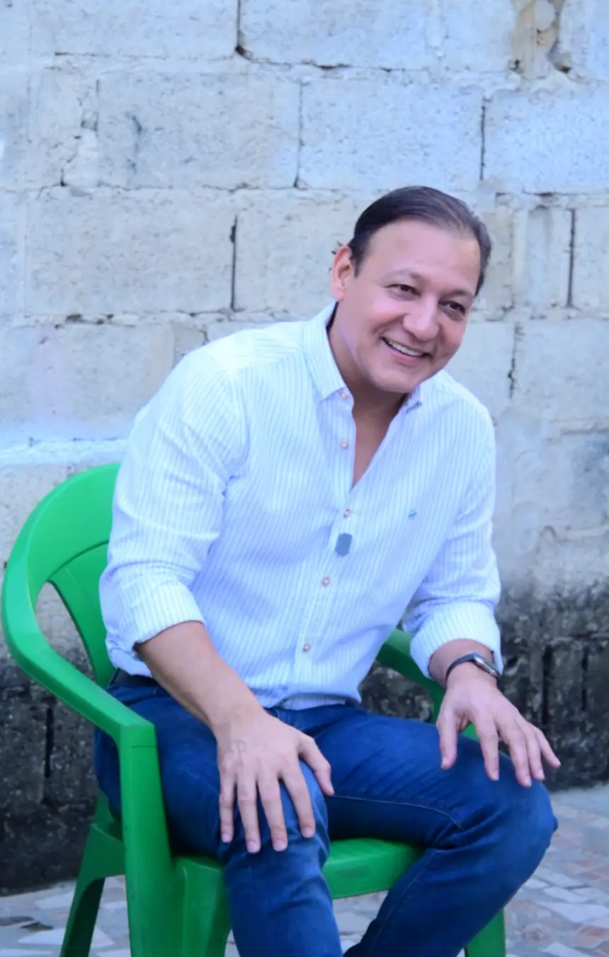 Abel Martínez propone potenciar educación y emprendimiento para reducir pobreza
