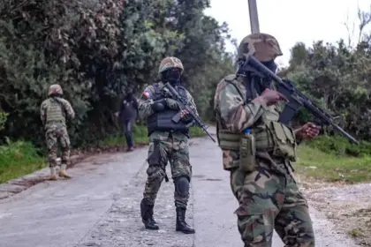 El Salvador enviará tropas para combatir pandillas en Haití