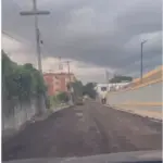 Denuncian mal estado de calle frente a escuela en Cancino Santo Domingo
