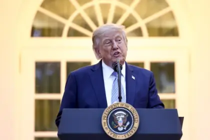 Juez exige a Trump justificar ataques a lanchas en 14 días