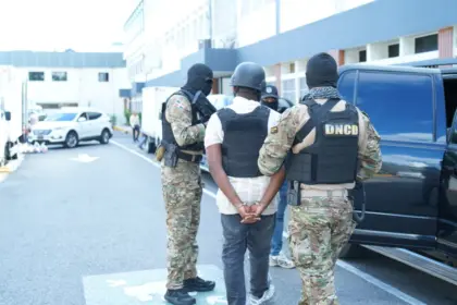 DNCD captura a Big Leaguer por alijo de 300 kilos de cocaína en Caucedo