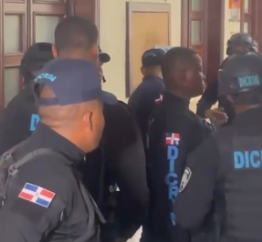Dictan prisión preventiva a feminicida de Loyca Alvarado tras incidentes