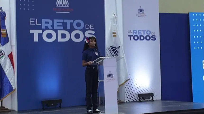 Jade García conmueve en inauguración del complejo de Pedro Martínez