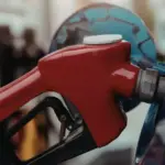 Gobierno congela precios de combustibles en República Dominicana