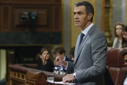 Pedro Sánchez evalúa adelantar elecciones tras revés en el Congreso