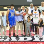 Mérido Torres realiza saque de honor en el TBS Distrito 2024
