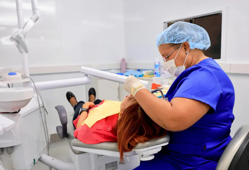 SNS alcanza 7.3 millones de atenciones en salud bucal en RD