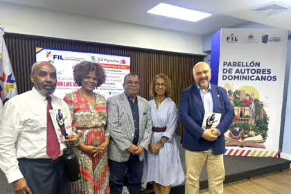 Presentan segunda edición del libro Juan Luis Guerra en Feria del Libro