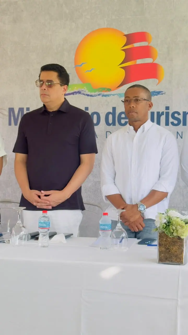 David Collado anuncia inversión de 80 millones para calles de Arroyo Barril