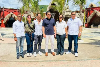 David Collado invierte RD$80 millones en asfaltado de Arroyo Barril
