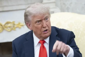 Trump promete bono de US$5,000 si republicanos ganan elecciones legislativas