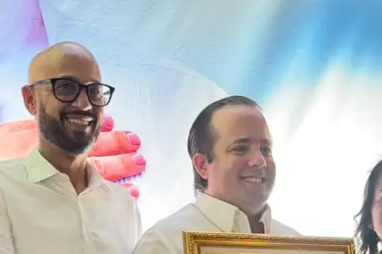 PRM Nagua distingue a José Ignacio Paliza por su liderazgo político