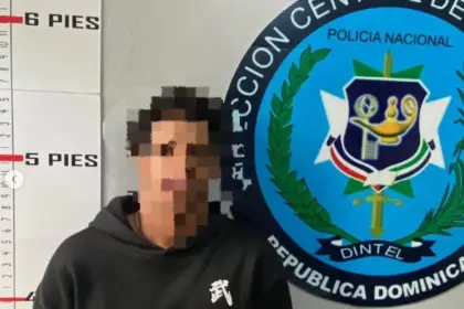Operativos policiales dejan dos detenidos y ocupan armas y drogas