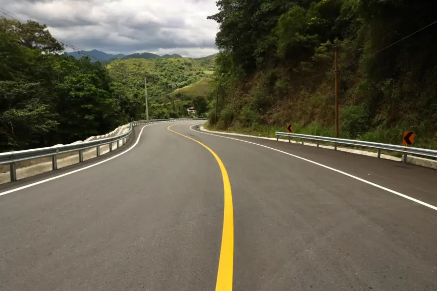 Abinader entrega carretera Nizao-Ocoa que conecta el Cibao y el Sur