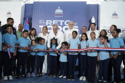 Abinader inaugura moderna escuela y techado deportivo en San José de Ocoa
