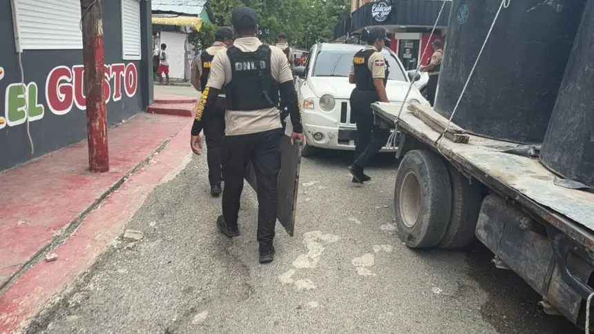 DNCD desmantela puntos de drogas en Azua con 11 detenidos