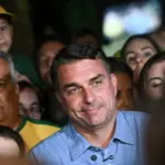 Flávio Bolsonaro celebra victoria de la derecha en el Congreso brasileño