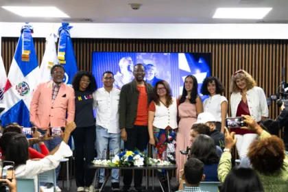 Segunda temporada de La Familia Espejo llega a RTVD este lunes