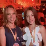 Adamari López responde a críticas por el look de su hija en concierto de Karol G
