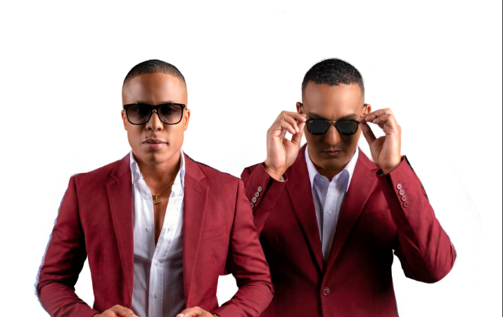 Chiquito Team Band celebra a Rafael Berroa con el estreno de A Todo Color
