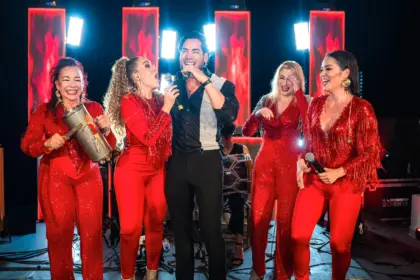 Dr. Marcos Pumarol celebra su cumpleaños junto a Las Chicas El Reencuentro