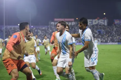 Guatemala vence a Surinam y clasifica a cuartos de Liga de Naciones