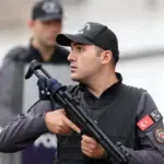 Adolescente hiere a ocho compañeras en centro educativo de Estambul