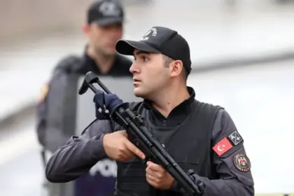 Adolescente hiere a ocho compañeras en centro educativo de Estambul