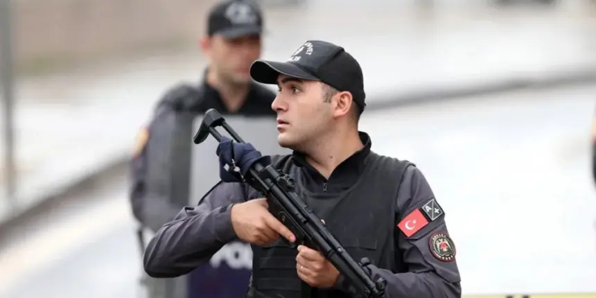 Adolescente hiere a ocho compañeras en centro educativo de Estambul
