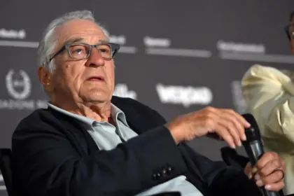 Robert De Niro arremete contra Donald Trump en acto político en Nueva York