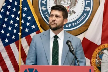 Florida exige a Meta frenar la adicción a redes sociales en menores