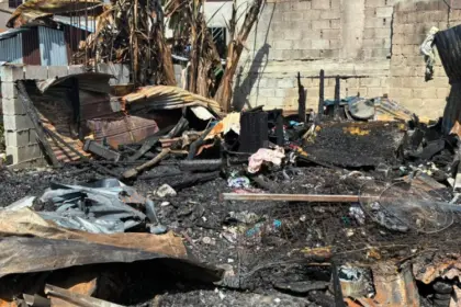 Incendio en El Café de Herrera deja a cinco familias sin hogar