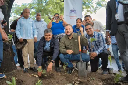 FEDA y Alcaldía de SDO impulsan reforestación con 10,000 árboles