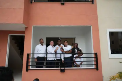MIVED entrega vivienda digna al medallista Christopher Melenciano