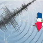 Riesgo sísmico en República Dominicana: ¿Estamos realmente preparados? Ante la reciente ola de sismos a nivel mundial, la República Dominicana mantiene encendidas las alarmas sobre su propia vulnerabilidad tectónica. Aunque la actividad sísmica internacional no predice un evento local, expertos como el geólogo Osiris de León advierten que la verdadera amenaza radica en la capacidad de respuesta ante un posible terremoto. El debate actual trasciende la magnitud de los movimientos telúricos y se centra en la fragilidad de nuestras infraestructuras. Especialistas enfatizan que la seguridad estructural depende de factores críticos como la calidad de los materiales, el tipo de suelo y el estricto cumplimiento de las normas de construcción. Zonas densamente pobladas, como el Gran Santo Domingo y Santiago, enfrentan desafíos particulares debido a la amplificación de ondas sísmicas en ciertos terrenos, lo que exige una microzonificación sísmica rigurosa. La lección que dejan países afectados durante 2026, como Venezuela y Filipinas, es clara: los daños dependen menos de la fuerza del sismo y más de la preparación institucional y ciudadana. Ante una amenaza geológica permanente, la prioridad nacional debe ser la revisión de las edificaciones esenciales —hospitales, escuelas y viviendas— y fortalecer la cultura de prevención. La pregunta no es cuándo ocurrirá el próximo gran sismo, sino qué tan resiliente será el país cuando la tierra vuelva a moverse.